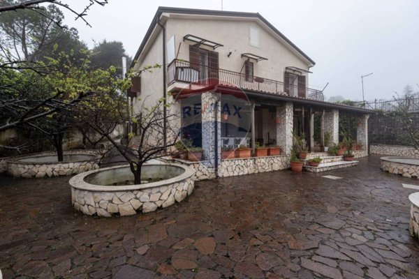 casa indipendente in vendita a Pedara