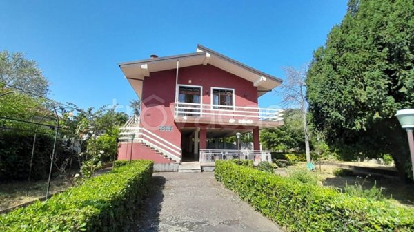 casa indipendente in vendita a Pedara