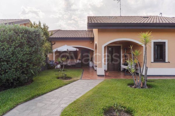 casa indipendente in vendita a Pedara