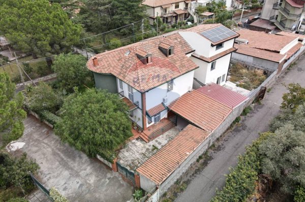 casa indipendente in vendita a Pedara