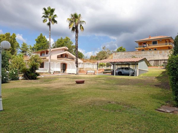 casa indipendente in vendita a Pedara