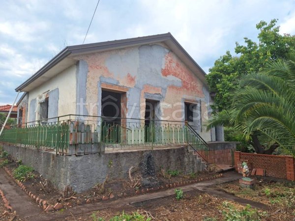 casa indipendente in vendita a Pedara