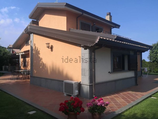 casa indipendente in vendita a Pedara