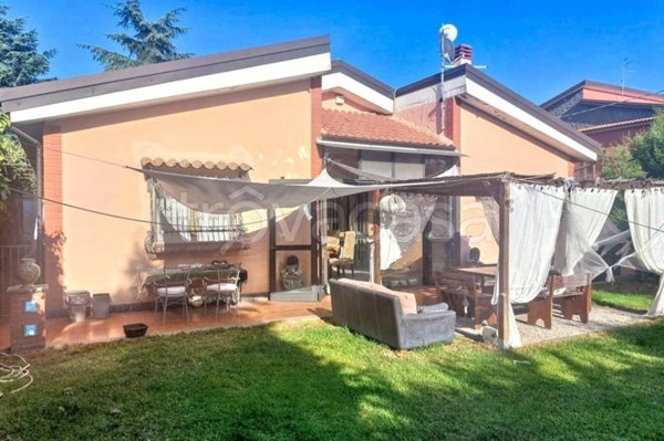 casa indipendente in vendita a Pedara