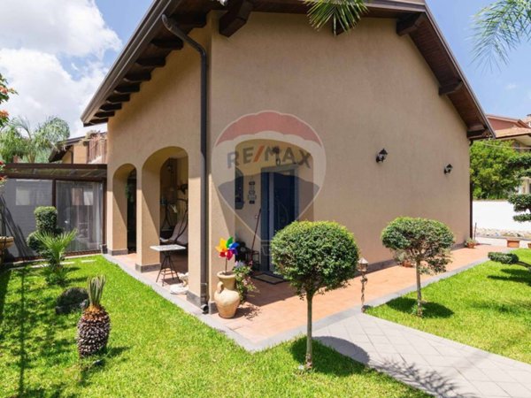 casa indipendente in vendita a Pedara