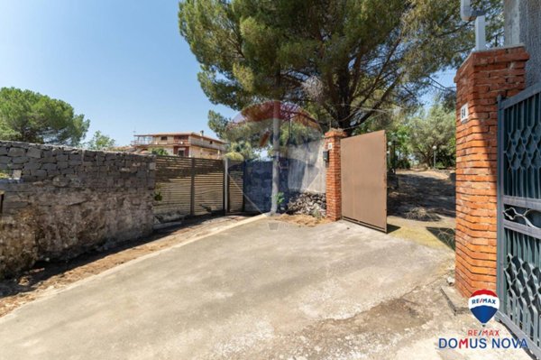 casa indipendente in vendita a Pedara