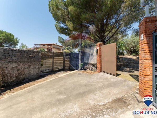 casa indipendente in vendita a Pedara