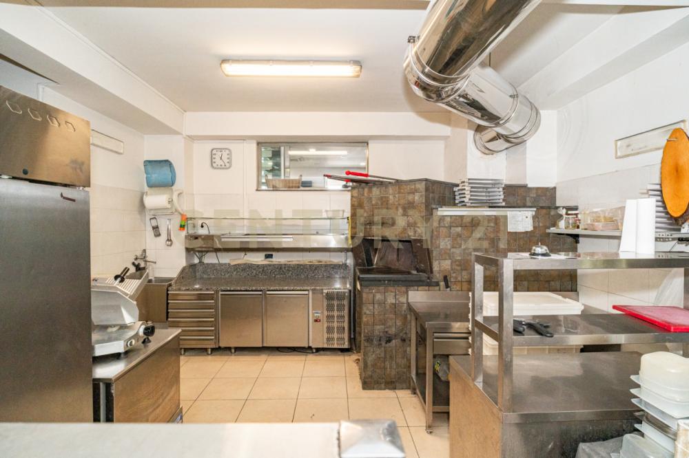 negozio in vendita a Pedara