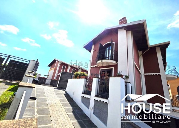 casa indipendente in vendita a Pedara