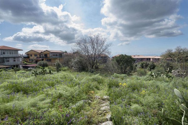 negozio in vendita a Pedara