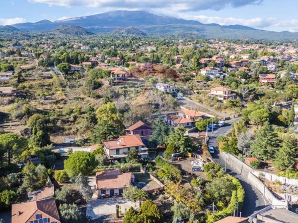 casa indipendente in vendita a Pedara