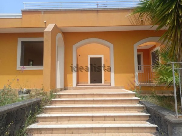 casa indipendente in vendita a Pedara