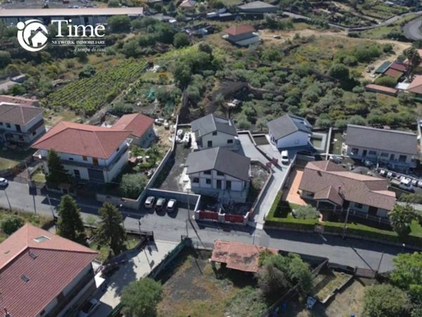 casa indipendente in vendita a Pedara