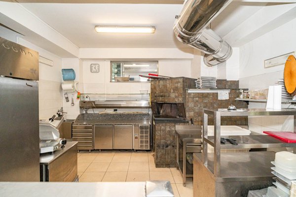 negozio in vendita a Pedara