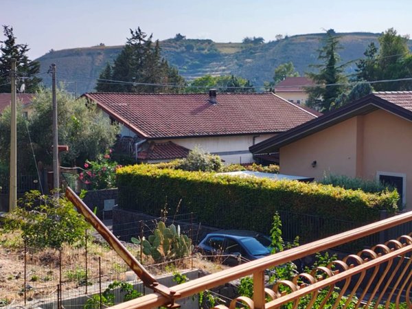 casa indipendente in vendita a Pedara