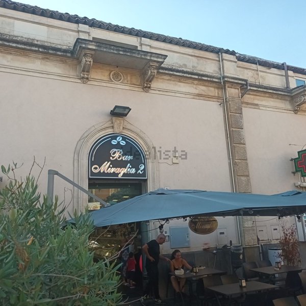 negozio in vendita a Pedara