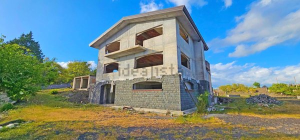 casa indipendente in vendita a Pedara