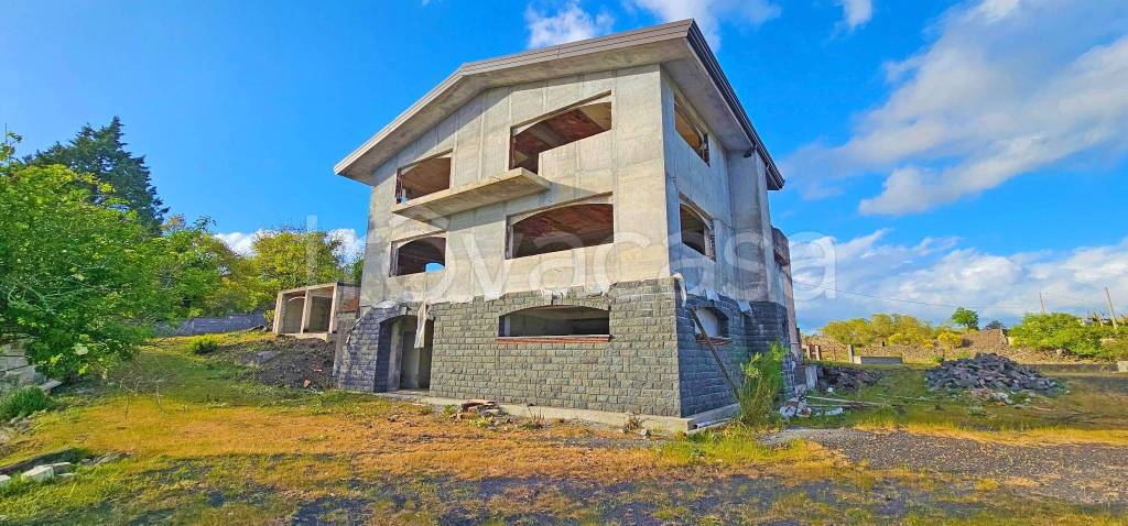 casa indipendente in vendita a Pedara