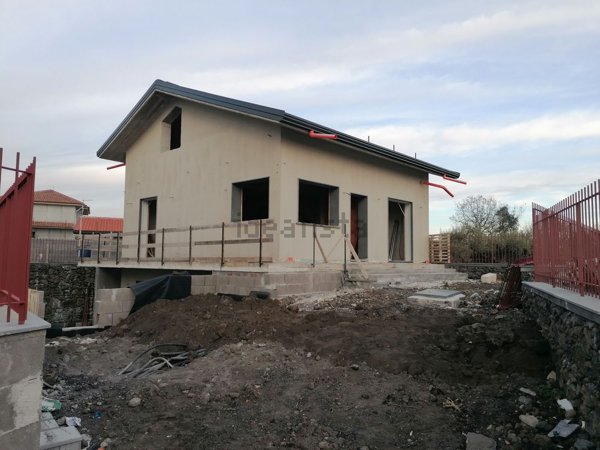 casa indipendente in vendita a Pedara