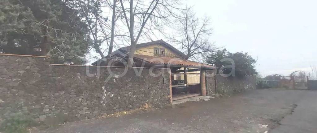 casa indipendente in vendita a Pedara