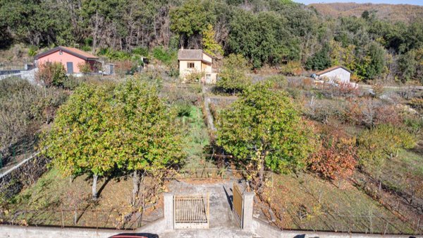casa indipendente in vendita a Pedara in zona Tarderia