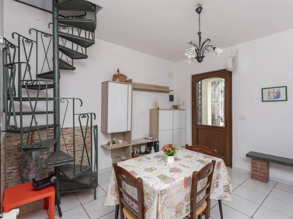 casa indipendente in vendita a Pedara in zona Tarderia