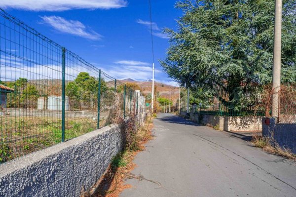 terreno agricolo in vendita a Pedara in zona Tarderia