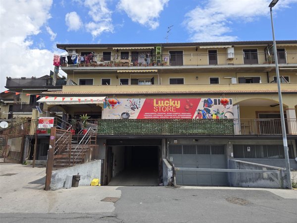 negozio in vendita a Pedara