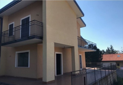 casa indipendente in vendita a Pedara