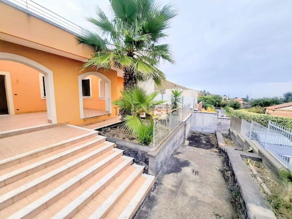 casa indipendente in vendita a Pedara