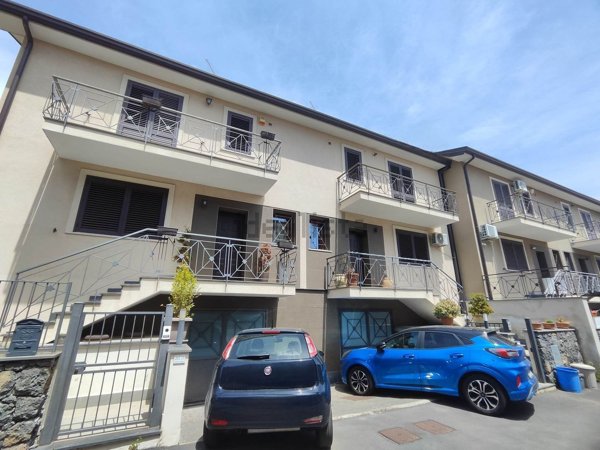 casa indipendente in vendita a Pedara