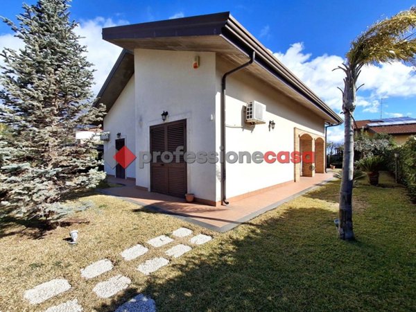 casa indipendente in vendita a Pedara