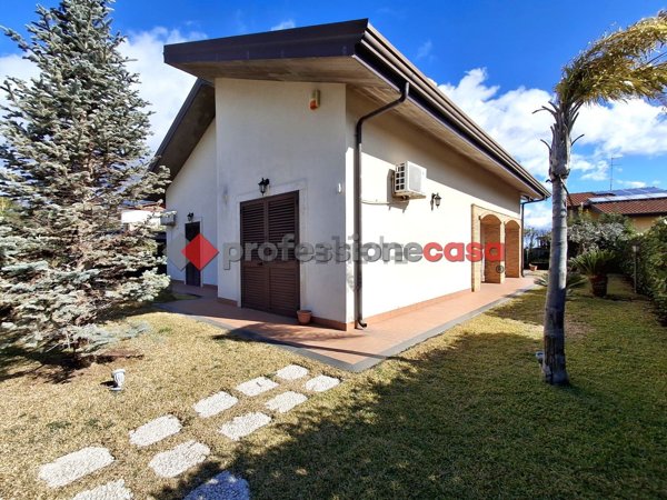 casa indipendente in vendita a Pedara