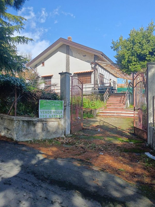 casa indipendente in vendita a Pedara