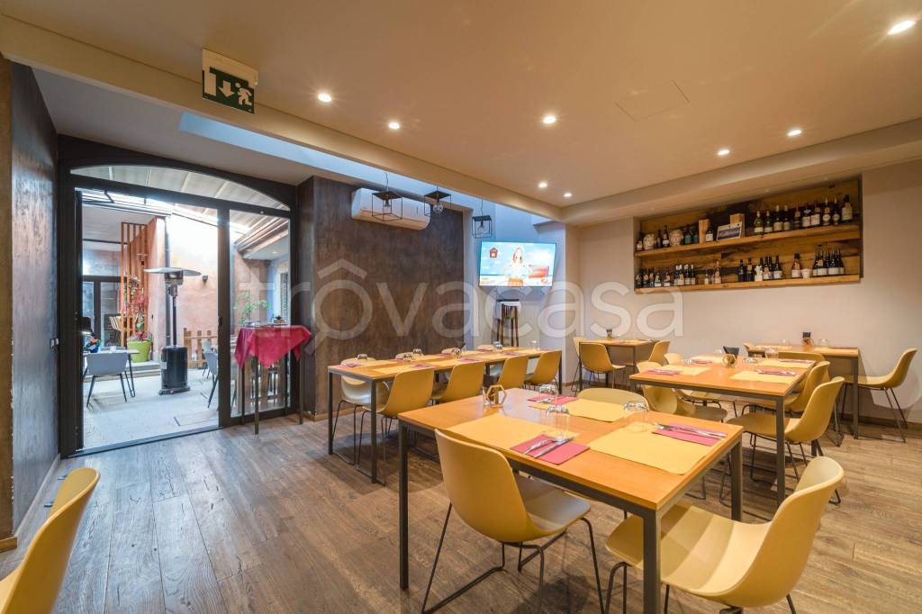 negozio in vendita a Pedara