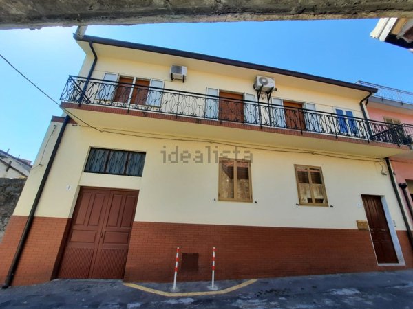 casa indipendente in vendita a Pedara