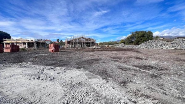 casa indipendente in vendita a Pedara