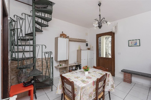 casa indipendente in vendita a Pedara in zona Tarderia