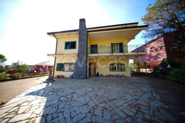 casa indipendente in vendita a Pedara