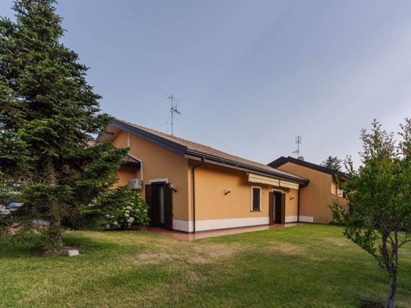 casa indipendente in vendita a Pedara