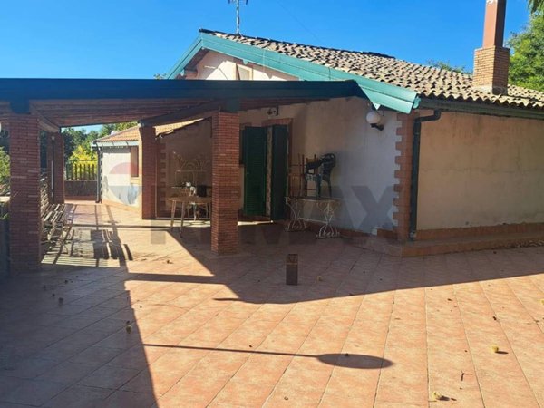 casa indipendente in vendita a Pedara