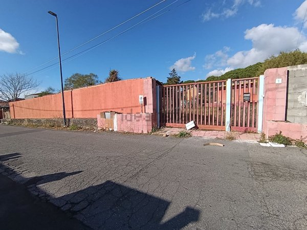 casa indipendente in vendita a Pedara