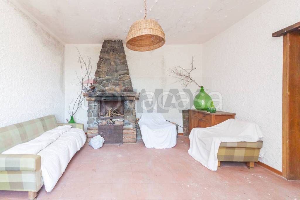 casa indipendente in vendita a Pedara in zona Tarderia