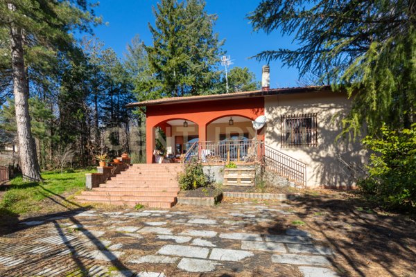 casa indipendente in vendita a Pedara