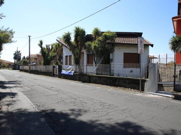 casa indipendente in vendita a Pedara