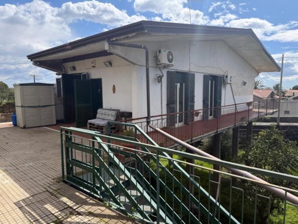 casa indipendente in vendita a Pedara