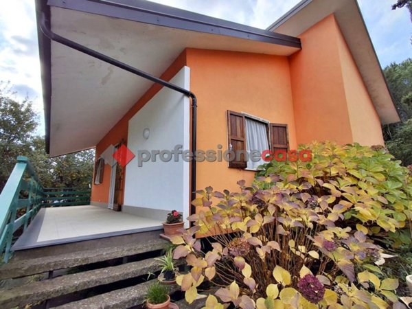 casa indipendente in vendita a Pedara in zona Tarderia