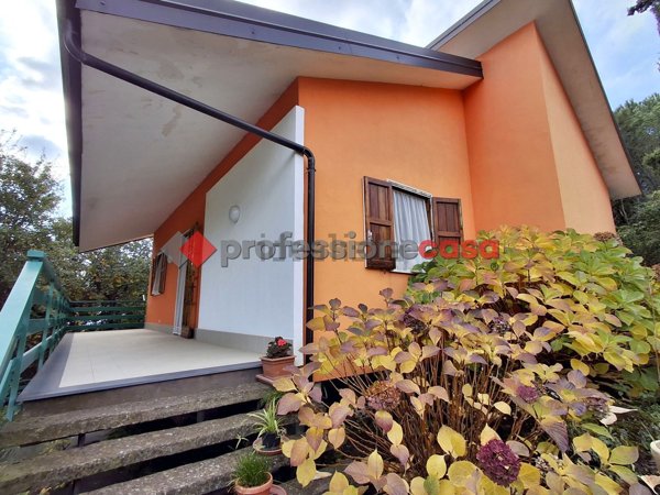 casa indipendente in vendita a Pedara in zona Tarderia