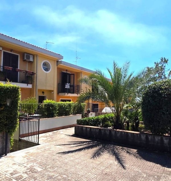 casa indipendente in vendita a Pedara