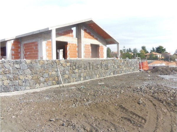 casa indipendente in vendita a Pedara